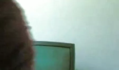बड़े स्तन के साथ परिपक्व श्यामला बाथरूम में डिक को हिंदी सेक्सी मूवी वीडियो सहलाता है