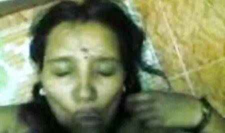 दोस्तों हिंदी मूवी सेक्सी वीडियो एक आम लड़की से पोर्न स्टार बनते हैं