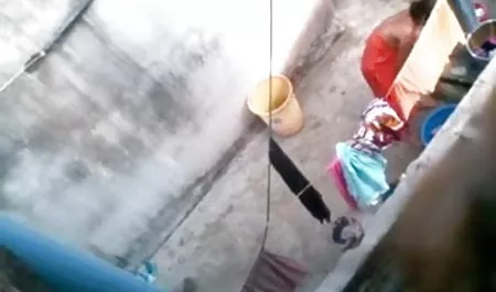 नशे सेक्सी सेक्सी हिंदी मूवी में धुत लोग एक पार्टी में ऊब गए, इसलिए उन्होंने एक समूह सेक्स की व्यवस्था करने का फैसला किया। कपड़े के अवशेषों को खींचकर, सभी कोड़ों में खुद को चोदने की अनुमति दी