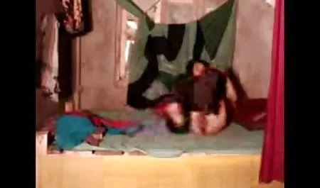 मसाज रूम में लेस्बियन हिंदी मूवी फुल सेक्स कैरी करती हैं