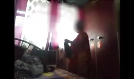 युवा busty बेब सेक्सी हिंदी वीडियो एचडी मूवी एक काले आदमी के साथ बास्केटबॉल खेलता है और गड़बड़ हो जाता है
