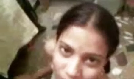 चिकी ने एक अनुबंध हिंदी वीडियो सेक्सी मूवी फिल्म किया और एक रियाल्टार के साथ सेक्स किया