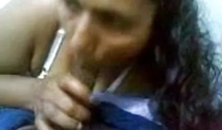 छात्र हिंदी मूवी का सेक्सी वीडियो वास्तव में अपने शिक्षक के साथ यौन संबंध चाहता है
