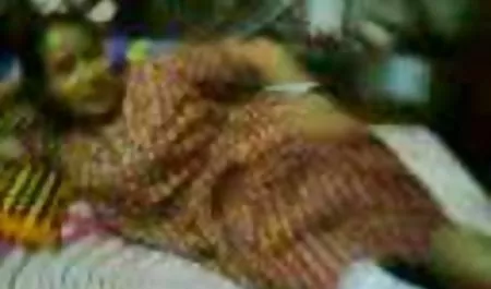 यार मुंह में एक पिंजरे में एक भावुक गुलाम को चोदता है सेक्सी मूवी हिंदी और उसे एक बोर्ड पर बांधता है
