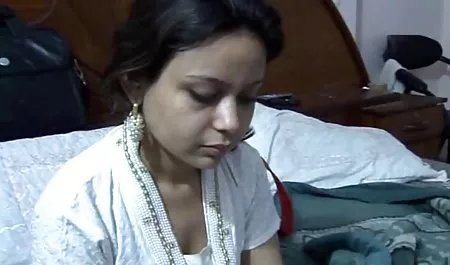 निविदा, रेड इंडियन छात्र एक सुंदर आदमी को भावुक हिंदी सेक्स वीडियो मूवी एचडी रूप से चोदता है