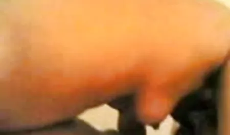 लाल नीग्रो एक हिंदी फुल सेक्सी मूवी गहरी blowjob बनाता है