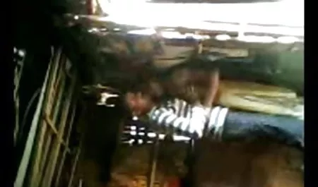 दोस्त ने कैमरे पर फिल्माया उसकी प्रेमिका ने धीरे से उसकी चूत में उंगली सेक्सी मूवी वीडियो हिंदी की