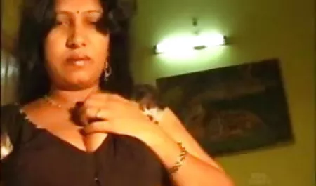 सेक्सी, busty समलैंगिकों खरीदारी के बाद चुंबन और सेक्सी वीडियो फुल फिल्म बकवास