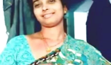 सुंदर अधोवस्त्र में सेक्सी समलैंगिकों स्ट्रैपआन गड़बड़ और चूमा हो हिंदी सेक्स मूवीस