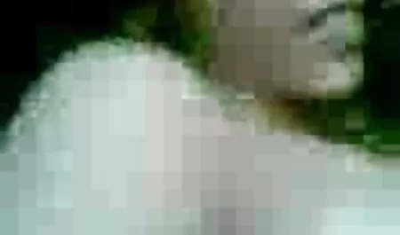 बेबी एल्सा जीन एक स्वफ़ोटो लेता है और सेक्सी मूवी इन हिंदी एक कामुक चाचा के साथ चुदाई करता है