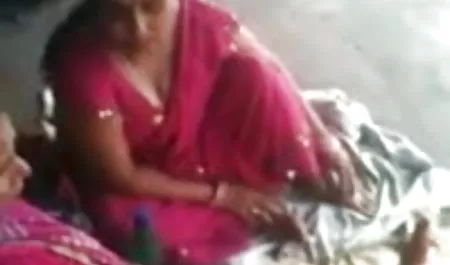 कुतिया वेबकैम पर बदल गया और उसके गुदा dildo गड़बड़ कर दिया हिंदी फुल सेक्सी मूवी
