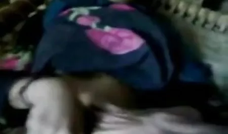 नकाबपोश कुतिया अपनी प्रेमिका के साथ एक एक्स एक्स एक्स वीडियो एचडी मूवी पुरुष मुर्गा चूसने