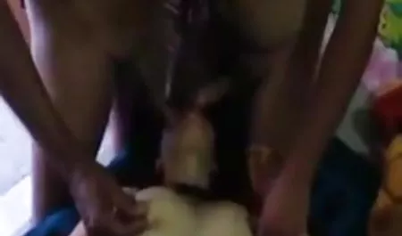 सेक्सी माँ युवा सेक्स फिल्म मूवी सौतेली बेटी और उसके प्रेमी को चोदता है