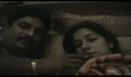 बस्टी ब्लोंड बेली ब्रुक घुंघराले बालों के साथ एक जकूज़ी में गड़बड़ हो जाता है सेक्सी मूवी एचडी हिंदी