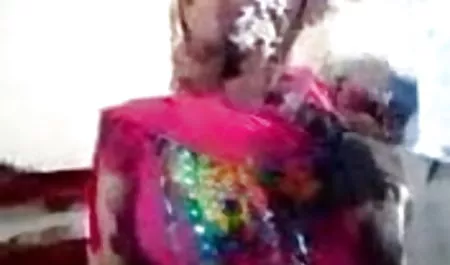 दो हिंदी मूवी सेक्सी सुंदर, सेक्सी गोरे लोग एक सुंदर डॉक्टर के साथ त्रिगुट प्राप्त करते हैं