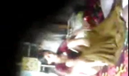 परिपक्व शिक्षक ने एक युवा छात्र को एक blowjob में पकड़ा और उसे गड़बड़ कर सेक्सी पिक्चर फुल मूवी दिया