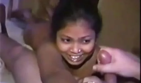 सेक्सी बेब सेक्सी मूवी हिंदी गुलाबी dildo और वसा मुर्गा के साथ गुदा मैथुन