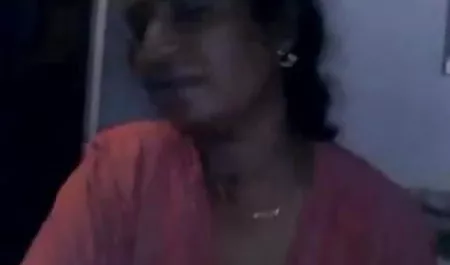 लड़की ने स्टॉकिंग्स पर मूवी सेक्सी बीएफ डाल दिया और अपने प्रेमी को बहुत जगाया