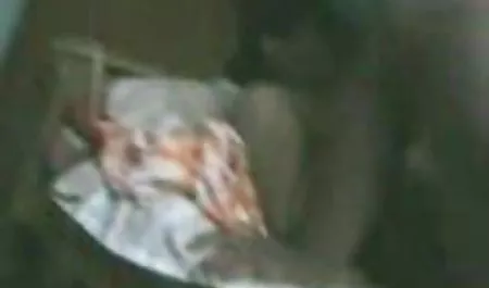 सुंदर लड़की आँसू करने के फुल हद सेक्सी मूवी लिए blowjob करता है