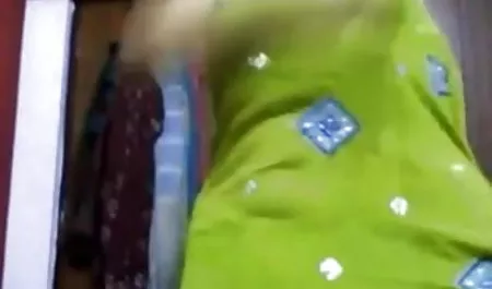कुतिया ने अपनी सहेली हिंदी मूवी का सेक्सी वीडियो को एक इशारा किया