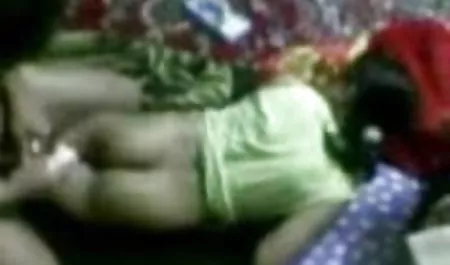 शिक्षक छात्रों के घर आया सेक्स फिल्म मूवी और जमकर चुदाई की