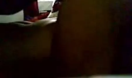 लड़की को चूत में सेक्सी मूवी हिंदी में फुल एचडी चोदना, लड़के ने गुदा में एक डिक डाल दिया, उसमें से चमकदार ब्रोच को हटा दिया