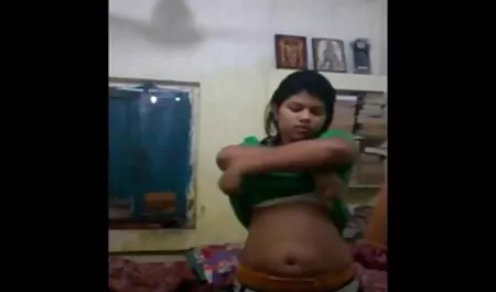 आदमी गुदा में अपनी प्रेमिका और इंग्लिश फुल सेक्स फिल्म प्रेमिका को चोदता है