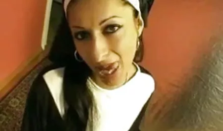 सुबह में युवा हिंदी में सेक्सी मूवी श्यामला हमेशा एक आदमी को एक blowjob देता है
