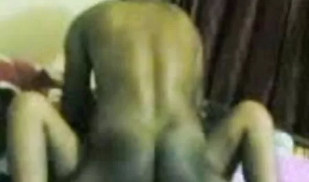 पतला श्यामला एक blowjob सेक्सी मूवी हिंदी में सेक्सी मूवी देता है