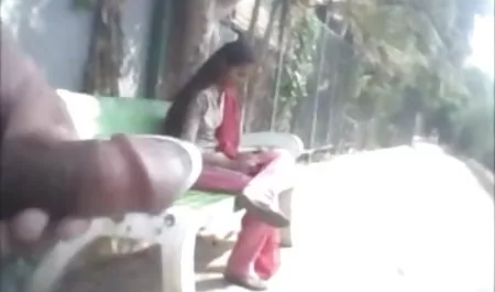 यार उसकी गांड चोदता है हिंदी सेक्सी फिल्म फुल और जोर से चूसता है