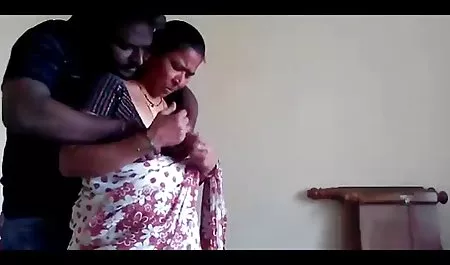हैंडसम ने पैसे के एक्स एक्स एक्स वीडियो एचडी मूवी लिए एक कामुक वेश्या को उतार दिया ताकि वह अपने डिक को गड़बड़ कर दे