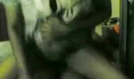 एक श्यामला fucks और उसे गाती वीडियो सेक्सी हिंदी मूवी है