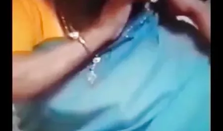 दो समुद्री मील एक डिल्डो लिया और उनके pussies बॉलीवुड सेक्सी हिंदी मूवी गड़बड़ कर दिया