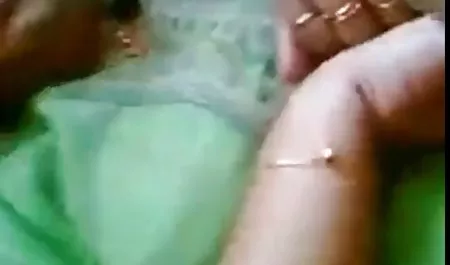 पहली नज़र में एक्स एक्स एक्स वीडियो एचडी मूवी मामूली और मासूम बेब एक असली फूहड़ निकला जो बारी-बारी से दस सदस्यों को चूस सकता है, और फिर उनमें से प्रत्येक के नीचे उसके गधे को स्थानापन्न कर सकता है