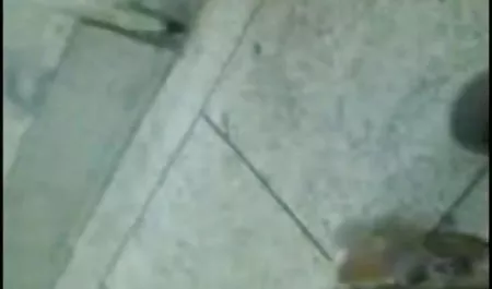क्यूट बेब ने अपनी गांड को एक आदमी की तरफ घुमाया और एक वयस्क खिलौने से उसकी चूत हिंदी सेक्सी मूवी हिंदी सेक्सी मूवी का हस्तमैथुन करने लगी