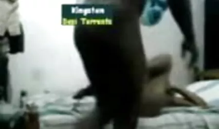 लड़की पूरी तरह से एक मोटा लंड हिंदी मूवी फुल सेक्स चूसती है
