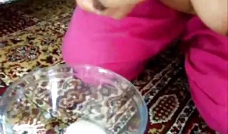 सेक्सी गोरा हिंदी मूवी फुल सेक्सी मूवी एक blowjob देता है और सह निगलता है