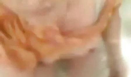 गोरा खुद को वेबकैम के सामने डिल्डो चोदता है हिंदी सेक्सी फिल्म मूवी