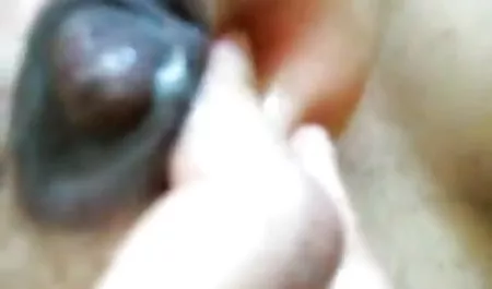 सुंदर busty गोरा काम हिंदी में सेक्सी पिक्चर मूवी करने के लिए एक आदमी लिया और उसे गुदा में fucks