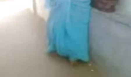 बड़े लंड के साथ फुलाए मूवी सेक्सी हिंदी हुए अश्वेतों ने एक पतली गोरा गैंगबैंग का मंचन किया