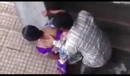 युवा गोरा बिल्ली हिंदी में सेक्सी वीडियो मूवी बिल्ली प्रेमी fucks और एक मुर्गा सवारी
