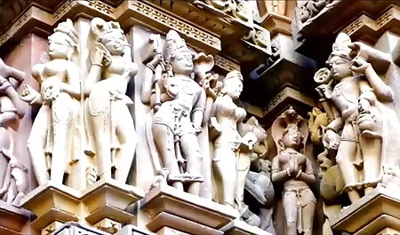 एक नौजवान, यौन गुलामी में पड़ने का सौभाग्य दो बहुत सेक्सी पिक्चर फुल मूवी ही आराम से और जैसे यौन रूप से पहले से ही काटा हुआ है, उसके सामने अपने वजनदार डिक को सावधानी से उजागर करता है और अपने बट में sluts को मारता है