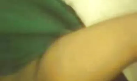 सेक्सी बेब एक हिंदी सेक्सी फुल मूवी मोटा, चिंतित आदमी के साथ सौना में गड़बड़ हो जाता है