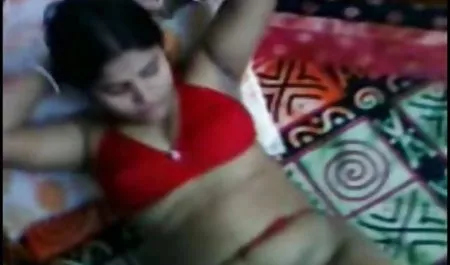 यार ने अपनी जवान पत्नी को कैमरे में कैद किया और उसकी जमकर चुदाई की, और दोस्तों को वीडियो लीक करके देखा कि उसकी फुल सेक्सी मूवी हिंदी में कितनी प्यारी पत्नी है