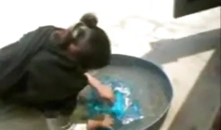 रेडहेड एम्मा एविंस एक सेक्सी पुरुष की मालिश करता है और गड़बड़ फुल मूवी सेक्सी हिंदी हो जाता है