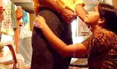 एक आदर्श आकृति के साथ भव्य सेक्सी गोरा सेक्सी हिंदी पिक्चर मूवी बिल्ली हस्तमैथुन