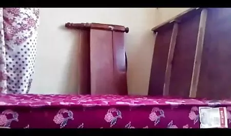 फूहड़ उसके स्तनों को सहलाने से इतना जख्मी हो गया कि उसने दो मोटे डिल्डो सेक्सी मूवी बीपी वीडियो ले लिए और एक चूत में और दूसरी उसकी तंग गांड में खुद को चोदने लगा