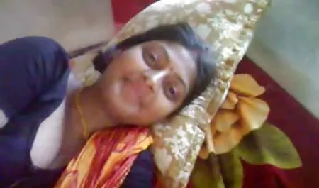 दोस्त में बहुत सारी महिलाएं और बहुत सारे धनी ग्राहक होते हैं, जो वेश्याओं को अपमानित होते देखना पसंद करते हैं, वह आदमी अच्छे पैसे के लिए हर तरह हिंदी सेक्स हॉट मूवी की विकृतियों और अपमानों को दिखाने के लिए तैयार है, कुतिया संतुष्ट है, दोस्त के पास पैसा है, और धनी दरिंदों ने सेक्स किया और प्रसन्न हैं