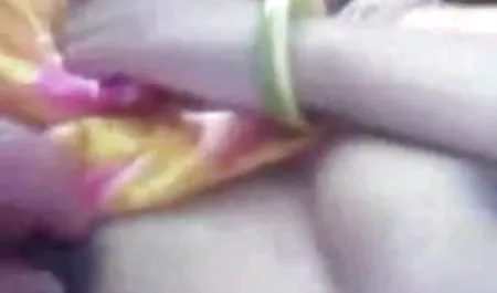 फूहड़, कामुक कुतिया को काले लंड पर सवारी करना पसंद सेक्सी फिल्म हिंदी वीडियो मूवी है