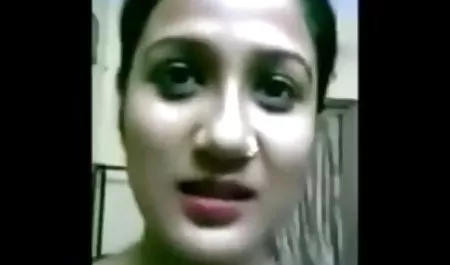 वह एक माँ और पत्नी है, लेकिन वह खुद को एक सुंदर आदमी के साथ छेड़छाड़ करने से बाज नहीं आती है, अपने मोहक शरीर को अपने हाथों पर गिरने देती है, inflatable स्तन को चूसती है, चूसती है, चाटती सेक्स हिंदी फुल मूवी है, और चोदने के बाद अपने बेशर्म मुंह में सह लेती है